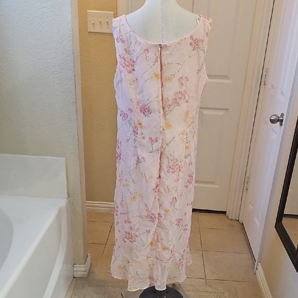 R&K Pastel Pink Floral Midi Sleeveless Ruffle Hem Dress Size 18 - Picture 7 of 8